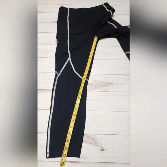 NWOT Zuda Z-Stretch Leggings with Reflective Coverstitch - Size Small - Picture 4 of 6